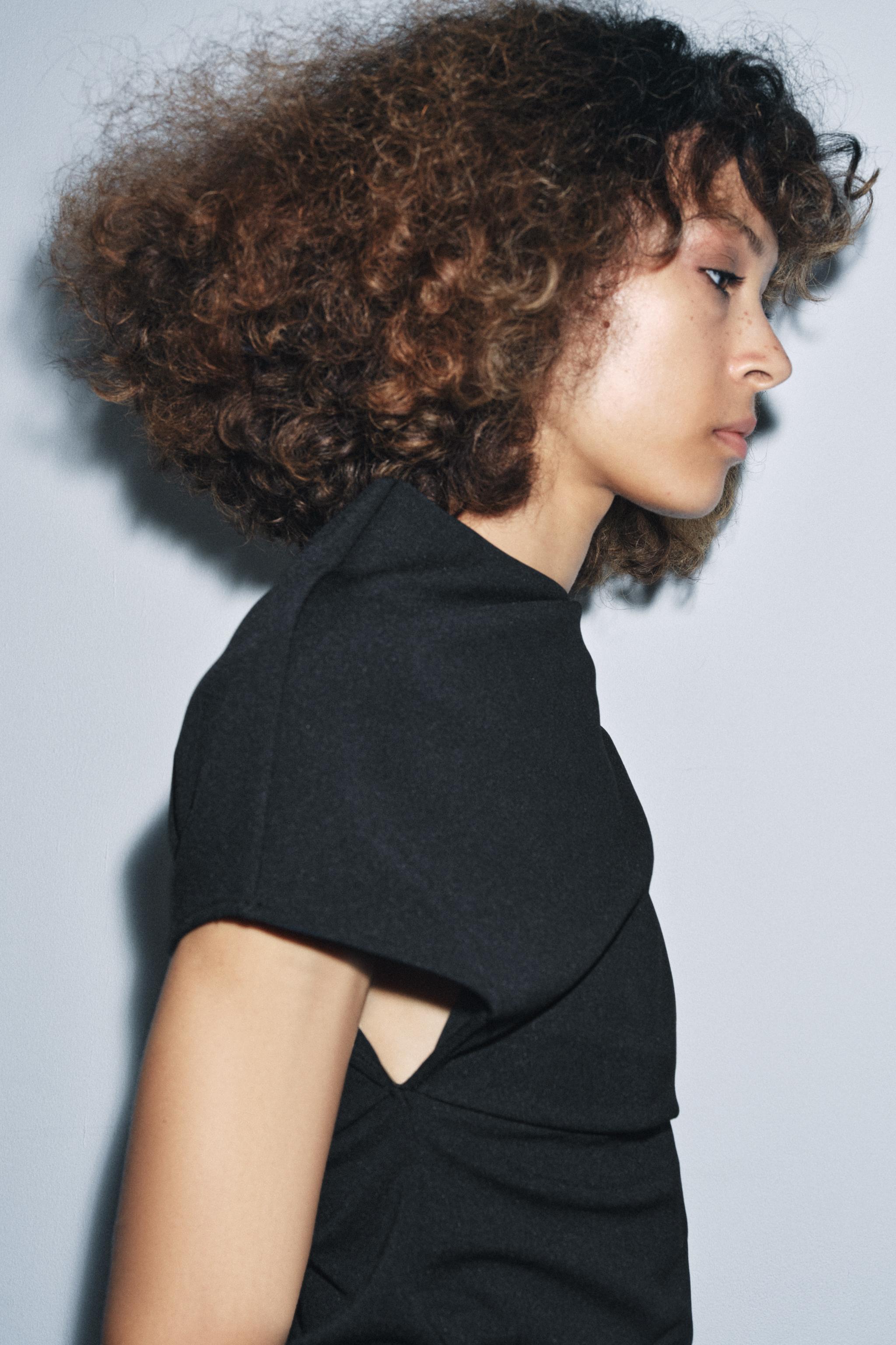 ASYMMETRIC PLEATED TOP